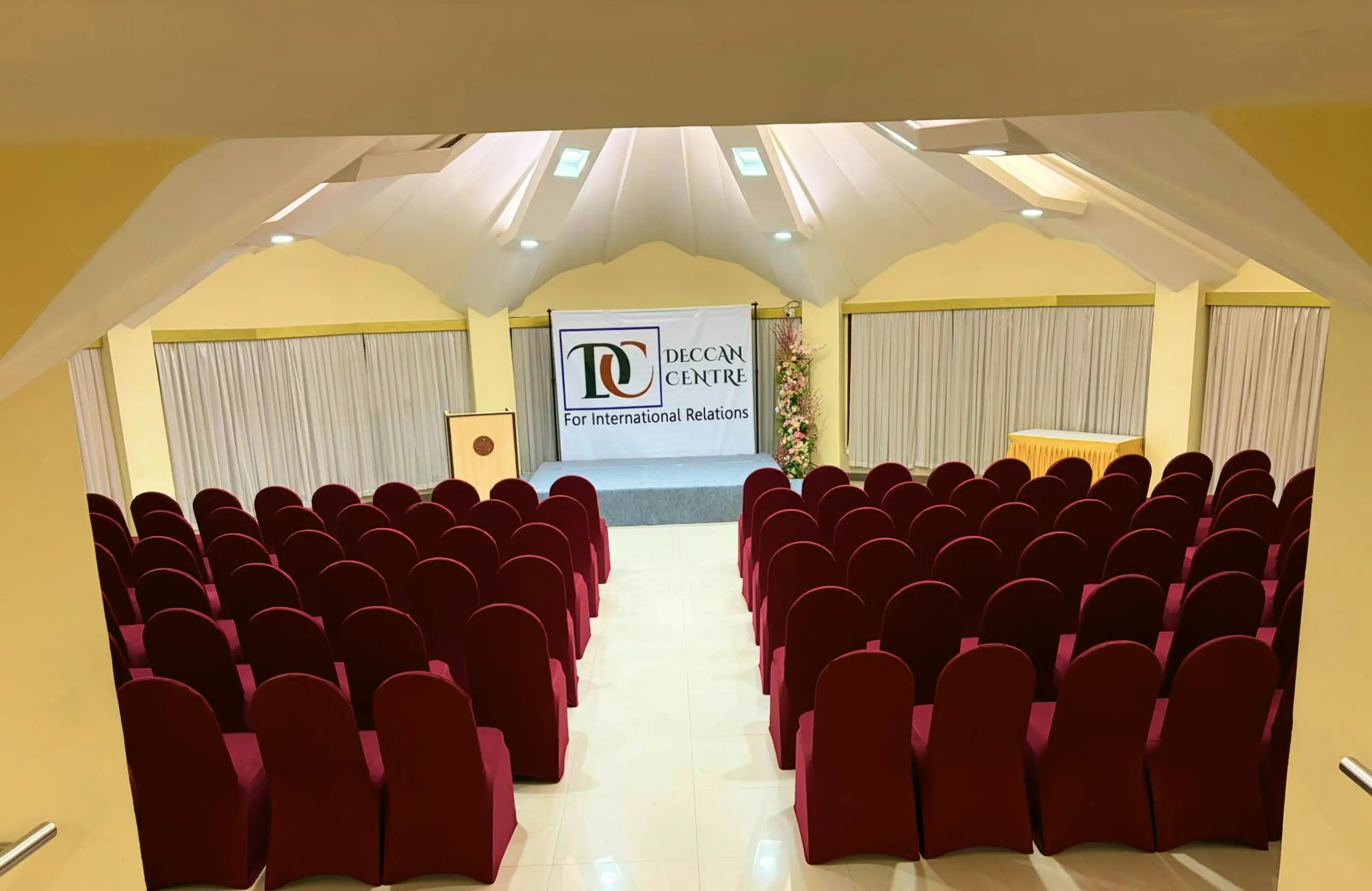 Banquet seating arrangement